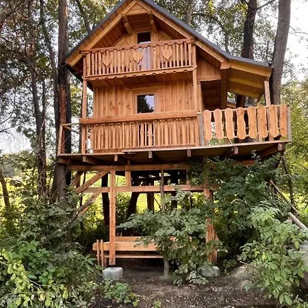 Tree House - Ethno Holistic Village 別荘